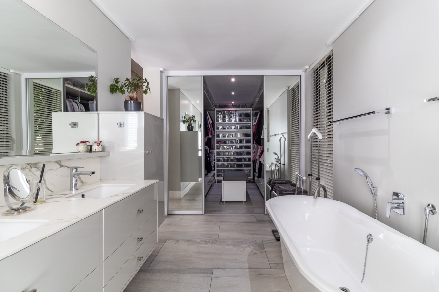 4 Bedroom Property for Sale in Pearl Valley at Val de Vie Western Cape